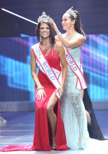 Mrs World 2013 Crowning Moment