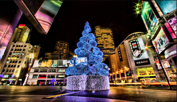 places to visit on christmas eve in toronto