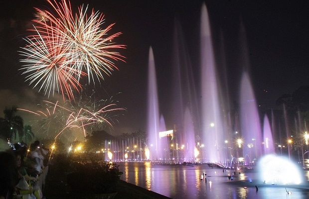 NYE fireworks and lights in Manila