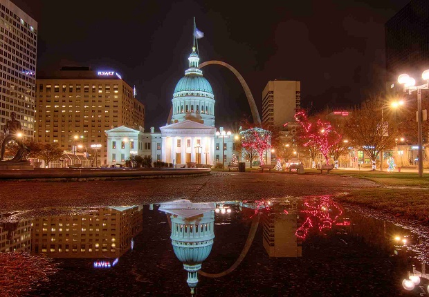 Christmas idecorations in St Louis