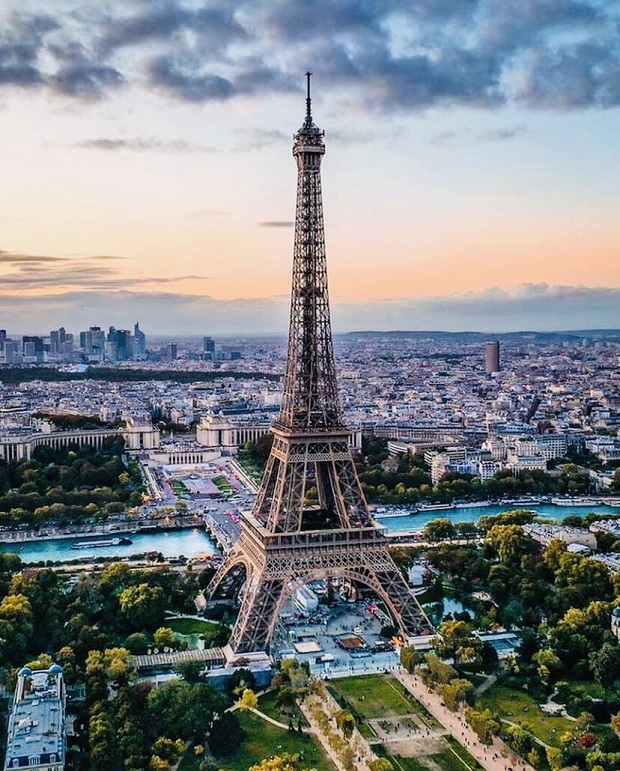 Amazing Eiffel Tower in Paris France